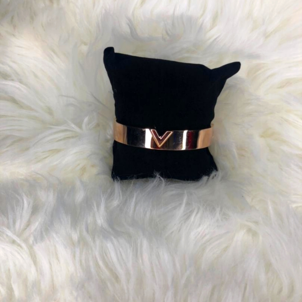 Ladies bangles